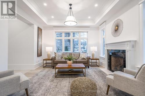 620 King Road, Burlington, ON - Indoor Photo Showing Living Room With Fireplace