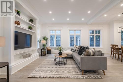 620 King Road, Burlington, ON - Indoor Photo Showing Living Room