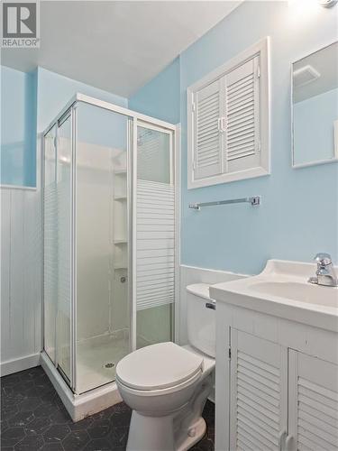 88 Woodleigh Street, Moncton, NB - Indoor Photo Showing Bathroom