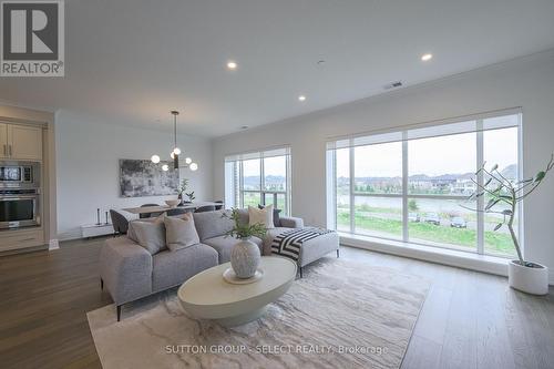 212 - 460 Callaway Road, London, ON - Indoor Photo Showing Living Room