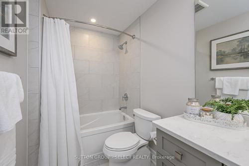 212 - 460 Callaway Road, London, ON - Indoor Photo Showing Bathroom