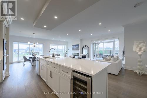 212 - 460 Callaway Road, London, ON - Indoor Photo Showing Kitchen With Upgraded Kitchen