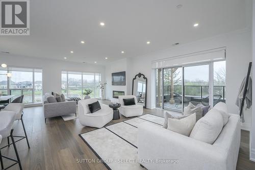 212 - 460 Callaway Road, London, ON - Indoor Photo Showing Living Room