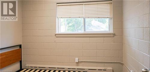 15 Wellington Street, St. Catharines, ON - Indoor Photo Showing Bathroom