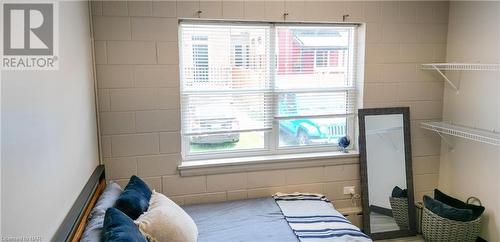 15 Wellington Street, St. Catharines, ON - Indoor Photo Showing Bedroom