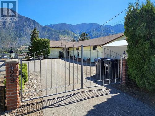 429 3Rd Avenue, Keremeos, BC - Outdoor