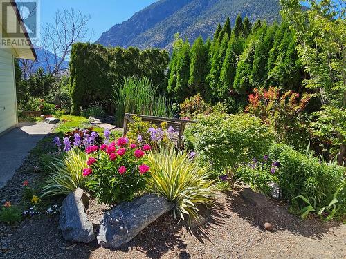 429 3Rd Avenue, Keremeos, BC - Outdoor