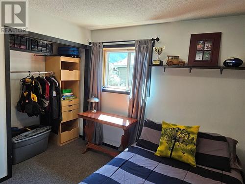 429 3Rd Avenue, Keremeos, BC - Indoor Photo Showing Bedroom