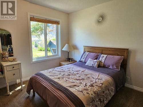 429 3Rd Avenue, Keremeos, BC - Indoor Photo Showing Bedroom