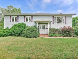 25 WALLACE Drive  Charlottetown, PE C1E 1B2