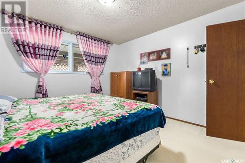 3902 Centennial Drive, Saskatoon, SK - Indoor Photo Showing Bedroom