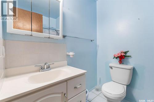 3902 Centennial Drive, Saskatoon, SK - Indoor Photo Showing Bathroom