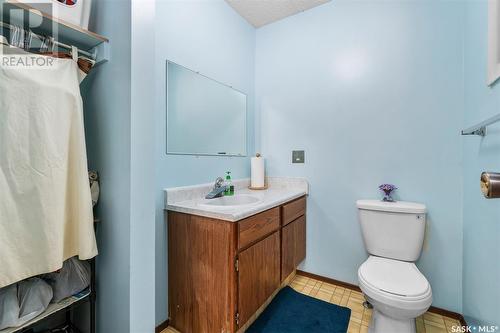 3902 Centennial Drive, Saskatoon, SK - Indoor Photo Showing Bathroom