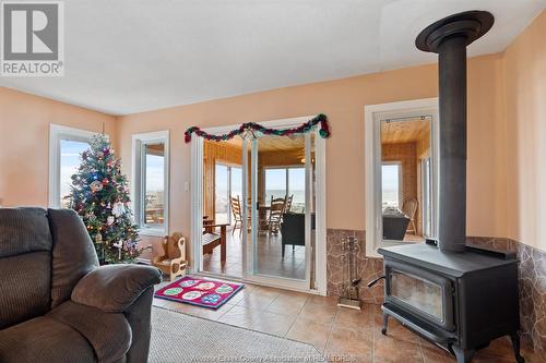 419 Lakeside, Amherstburg, ON - Indoor Photo Showing Living Room With Fireplace