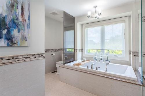 2185 Meadowland Drive, Oakville, ON - Indoor Photo Showing Bathroom