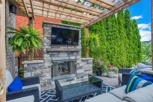 2185 Meadowland Drive, Oakville, ON -  With Fireplace