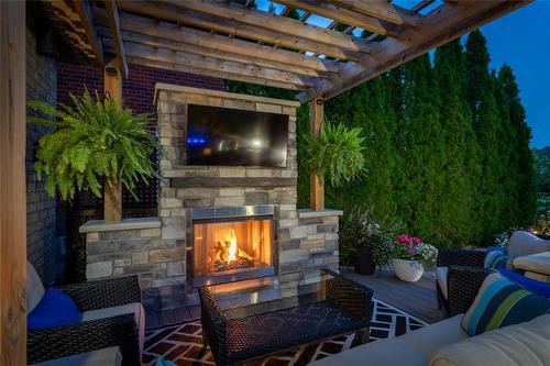 2185 Meadowland Drive, Oakville, ON - Indoor Photo Showing Living Room With Fireplace