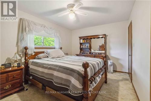 6980 Concord Crescent, Niagara Falls, ON - Indoor Photo Showing Bedroom