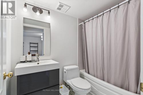 #611 - 398 Eglinton Avenue E, Toronto (Mount Pleasant East), ON - Indoor Photo Showing Bathroom