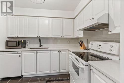 #611 - 398 Eglinton Avenue E, Toronto (Mount Pleasant East), ON - Indoor Photo Showing Kitchen