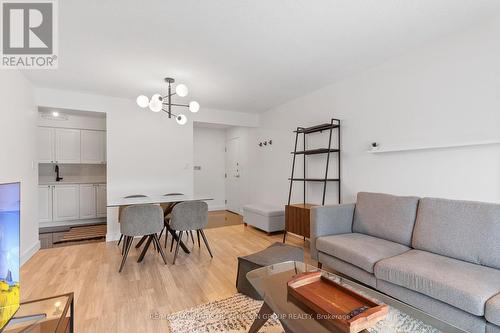 #611 - 398 Eglinton Avenue E, Toronto (Mount Pleasant East), ON - Indoor Photo Showing Living Room