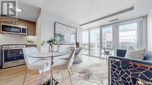 1317 - 38 Monte Kwinter Court, Toronto (Clanton Park), ON - Indoor Photo Showing Dining Room