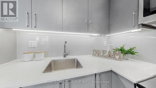 1317 - 38 Monte Kwinter Court, Toronto (Clanton Park), ON - Indoor Photo Showing Kitchen