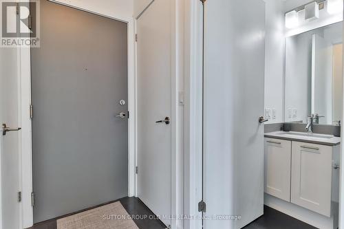 517 - 169 Fort York Boulevard, Toronto (Waterfront Communities), ON - Indoor Photo Showing Bathroom