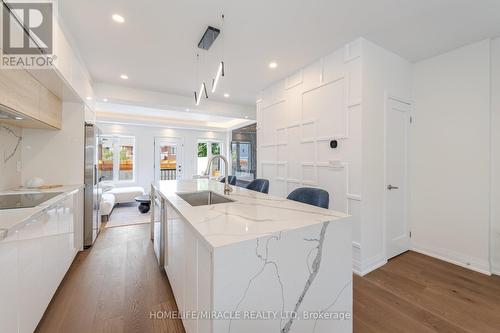 388 Oakwood Avenue, Toronto (Oakwood Village), ON - Indoor Photo Showing Kitchen With Upgraded Kitchen