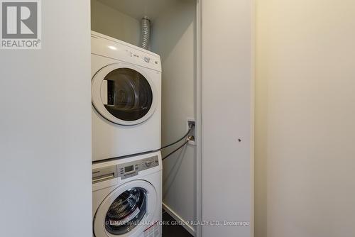 905 - 1 Bloor Street E, Toronto (Church-Yonge Corridor), ON - Indoor Photo Showing Laundry Room