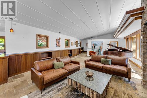 27 Elm Ridge Acres Road, Markham (Thornhill), ON - Indoor Photo Showing Living Room