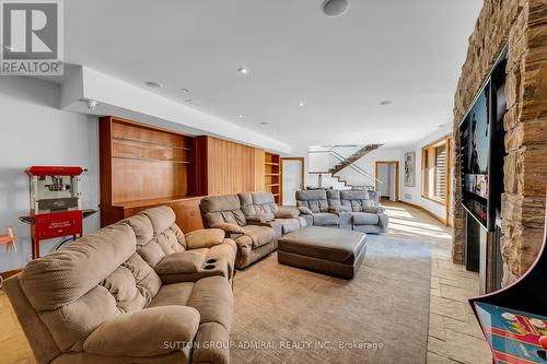 27 Elm Ridge Acres Road, Markham (Thornhill), ON - Indoor Photo Showing Living Room