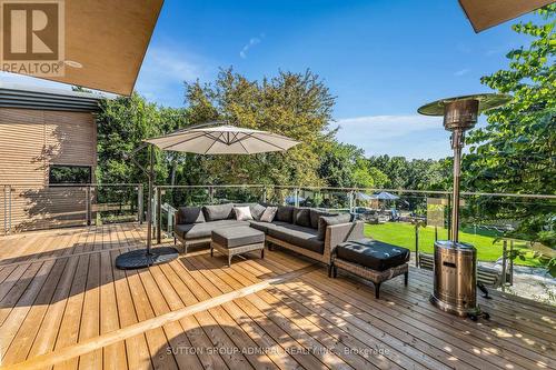 27 Elm Ridge Acres Road, Markham (Thornhill), ON - Outdoor With Deck Patio Veranda With Exterior