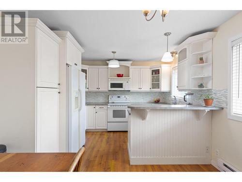 2169 Peters Road, West Kelowna, BC - Indoor Photo Showing Kitchen