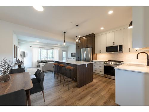 5 - 1444 Granite Drive, Golden, BC - Indoor Photo Showing Kitchen With Upgraded Kitchen