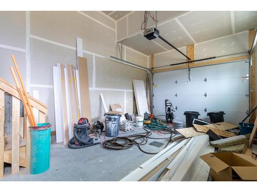 5 - 1444 Granite Drive, Golden, BC - Indoor Photo Showing Garage