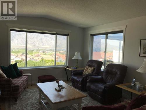 9400 115Th Street Unit# 48, Osoyoos, BC - Indoor Photo Showing Living Room