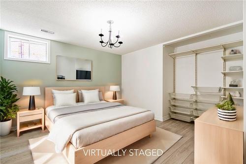 4107 Wheelwright Crescent, Mississauga, ON - Indoor Photo Showing Bedroom