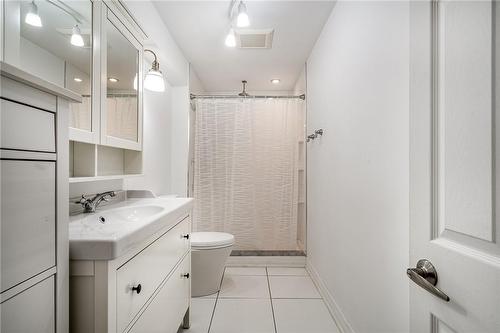 4107 Wheelwright Crescent, Mississauga, ON - Indoor Photo Showing Bathroom