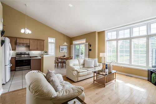 2278 Turnberry Road|Unit #13, Burlington, ON - Indoor Photo Showing Living Room