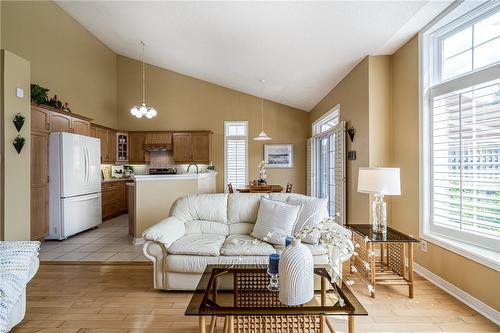 2278 Turnberry Road|Unit #13, Burlington, ON - Indoor Photo Showing Living Room