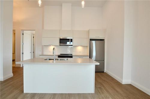 118 King Street E|Unit #Lph 17, Hamilton, ON - Indoor Photo Showing Kitchen With Double Sink With Upgraded Kitchen