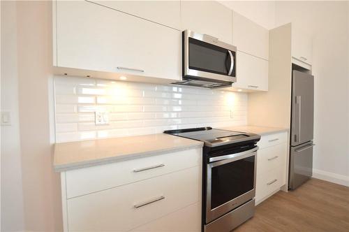 118 King Street E|Unit #Lph 17, Hamilton, ON - Indoor Photo Showing Kitchen With Upgraded Kitchen