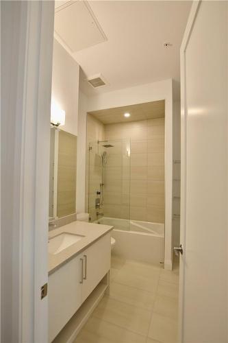 118 King Street E|Unit #Lph 17, Hamilton, ON - Indoor Photo Showing Bathroom