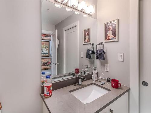 212-20 Barsby Ave, Nanaimo, BC - Indoor Photo Showing Bathroom