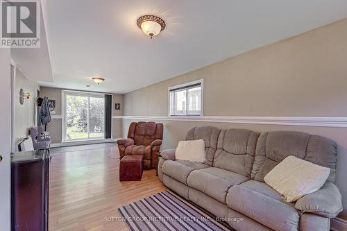 10 Palling Lane, Barrie, ON - Indoor Photo Showing Living Room