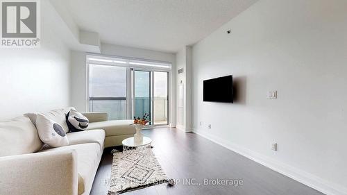 1702 - 65 Speers Road, Oakville (Old Oakville), ON - Indoor Photo Showing Living Room