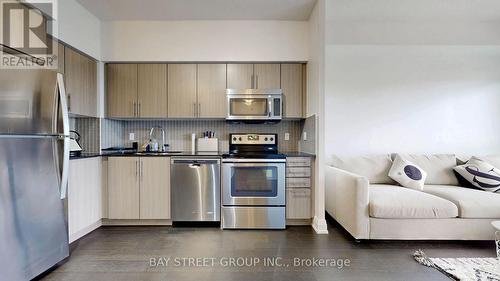 1702 - 65 Speers Road, Oakville (Old Oakville), ON - Indoor Photo Showing Kitchen With Stainless Steel Kitchen