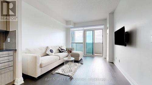 1702 - 65 Speers Road, Oakville (Old Oakville), ON - Indoor Photo Showing Living Room