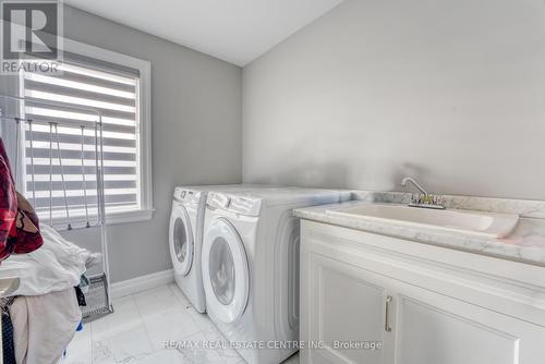 362 Christine Avenue, Lakeshore, ON - Indoor Photo Showing Laundry Room